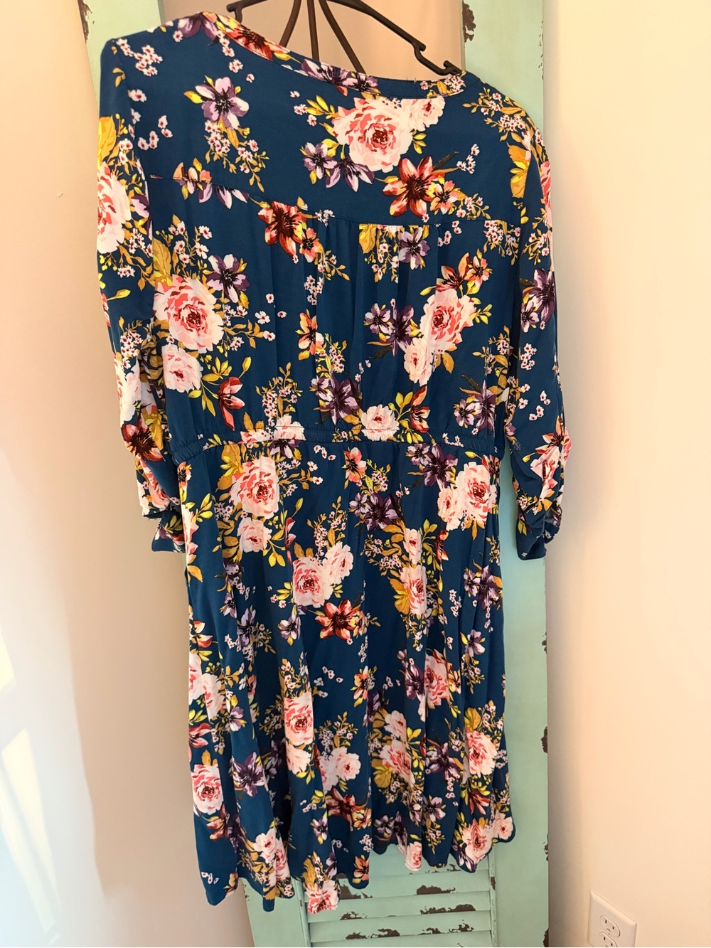 torrid teal floral V-neck Dress with Pink & White Roses - Picture 3 of 3